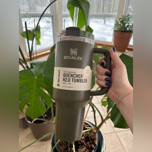 NWT Stanley 40oz Stainless Steel H2.0 Flowstate Quencher Tumbler Hearth and Hand